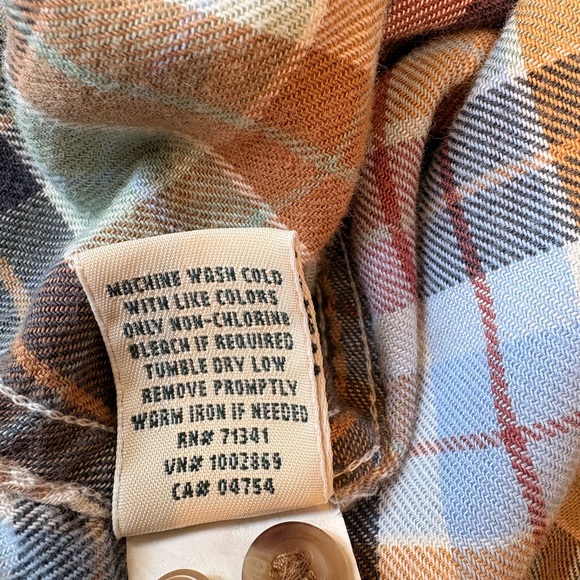 LL Bean Women’s Multi-Colored Flannel - Size M - Picture 7 of 7